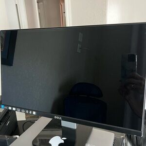 Like New, rarely used Dell S2240M is a 21.5 inch LED backlit IPS monitor